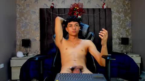 Snapshot of ethanlowell chatting on December 16, 2025, 4:39 am ethanlowell online show from December 16, 2025, 4:39 am