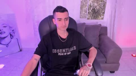 Snapshot of ethann_boy chatting on March 18, 2026, 8:56 pm Ethan Boy online show from March 18, 2026, 8:56 pm