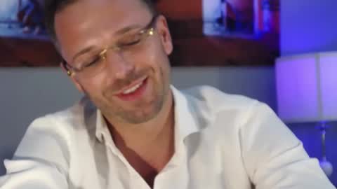 Snapshot of euginehot chatting on December 23, 2024, 7:52 pm euginehot online show from December 23, 2024, 7:52 pm