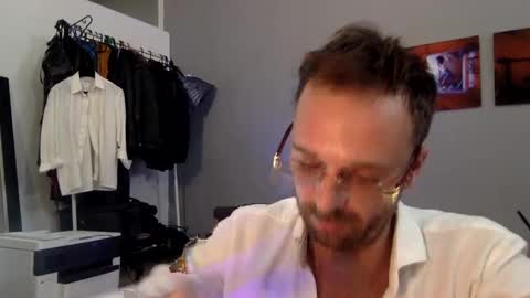 Snapshot of euginehot chatting on March 5, 2025, 2:34 pm euginehot online show from March 5, 2025, 2:34 pm