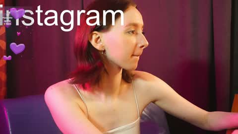 Snapshot of euphoria_girls chatting on December 15, 2024, 6:04 pm check about me online show from December 15, 2024, 6:04 pm