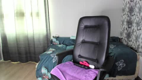 Eva online show from December 3, 2024, 4:25 am