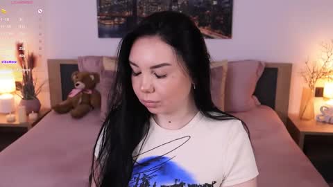 Snapshot of eva__si chatting on March 10, 2025, 9:53 am Eva online show from March 10, 2025, 9:53 am