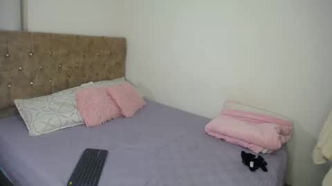 eva_adan19 online show from March 3, 2025, 3:19 am