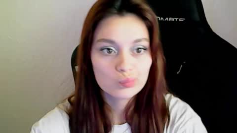 Snapshot of eva_avea chatting on February 2, 2026, 8:24 am Vanellope online show from February 2, 2026, 8:24 am