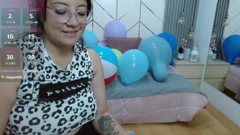 Snapshot of eva_camx chatting on December 10, 2024, 2:39 pm Eva online show from December 10, 2024, 2:39 pm