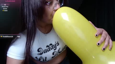 Snapshot of eva_camx chatting on December 21, 2024, 1:53 pm Eva online show from December 21, 2024, 1:53 pm