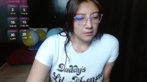 Snapshot of eva_camx chatting on January 3, 2025, 1:58 pm Eva online show from January 3, 2025, 1:58 pm