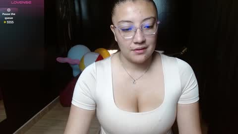 Snapshot of eva_camx chatting on January 9, 2025, 2:29 pm Eva online show from January 9, 2025, 2:29 pm