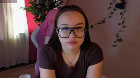 Snapshot of eva_cutties chatting on April 30, 2026, 9:04 am Eva online show from April 30, 2026, 9:04 am