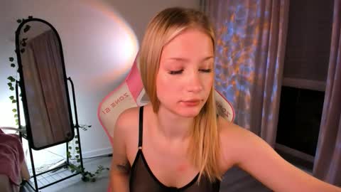 Eva Davis online show from March 2, 2026, 2:47 am