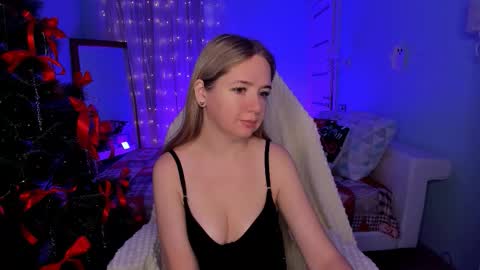 Snapshot of eva_greys chatting on December 16, 2025, 2:27 am Eva online show from December 16, 2025, 2:27 am