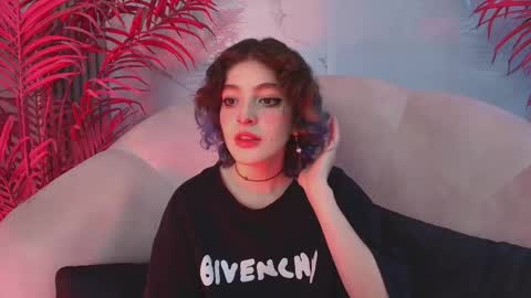 E V A online show from November 21, 2025, 8:07 pm