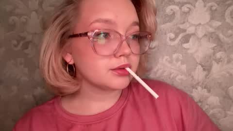 eva_kittenn online show from September 26, 2025, 7:18 pm
