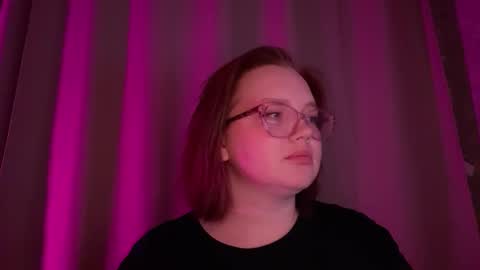 Snapshot of eva_kittenn chatting on December 3, 2025, 5:11 pm eva_kittenn online show from December 3, 2025, 5:11 pm