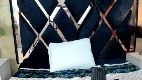    online show from November 13, 2025, 2:54 am