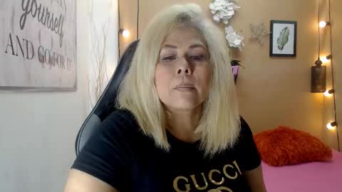 eva_love49 online show from December 1, 2025, 12:21 pm