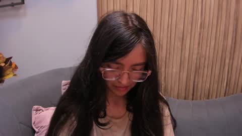 Angelinne online show from January 4, 2025, 9:21 am