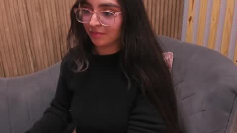 Angelinne online show from February 14, 2025, 9:13 am