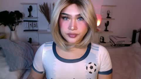 Queen Eva Mazikeen online show from November 13, 2025, 8:41 pm