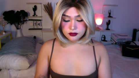 Queen Eva Mazikeen online show from November 14, 2025, 8:07 pm