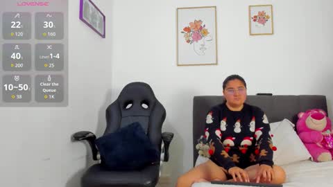 Snapshot of eva_mia_ chatting on December 22, 2025, 11:07 am Eva y Mia online show from December 22, 2025, 11:07 am