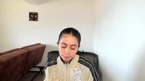 eva_monn online show from July 30, 2026, 3:33 pm