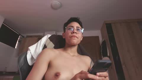 Snapshot of eva_monwalker chatting on April 25, 2026, 12:52 pm Eva cute online show from April 25, 2026, 12:52 pm