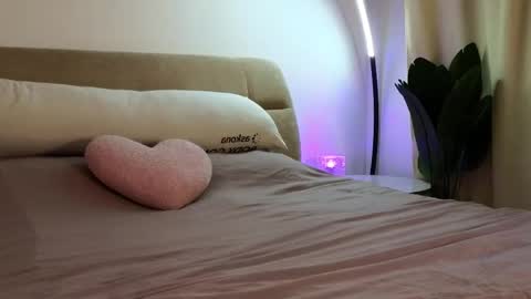 Eva online show from March 5, 2025, 12:00 pm