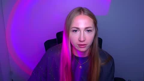 Snapshot of eva_oliviaa chatting on September 30, 2025, 1:05 pm Eva online show from September 30, 2025, 1:05 pm