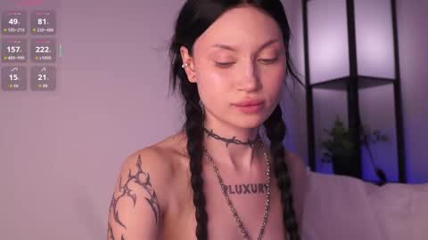 Snapshot of eva_pixie chatting on October 7, 2025, 1:30 pm Eva online show from October 7, 2025, 1:30 pm