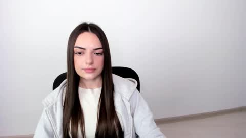 Snapshot of eva_rossee_ chatting on March 2, 2025, 2:10 pm Eva online show from March 2, 2025, 2:10 pm