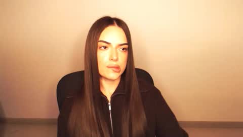 Snapshot of eva_rossee_ chatting on October 15, 2025, 4:18 pm Eva online show from October 15, 2025, 4:18 pm