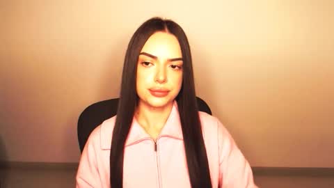 Snapshot of eva_rossee_ chatting on October 18, 2025, 6:52 pm Eva online show from October 18, 2025, 6:52 pm