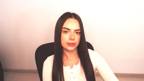 Snapshot of eva_rossee_ chatting on October 25, 2025, 12:34 pm Eva online show from October 25, 2025, 12:34 pm