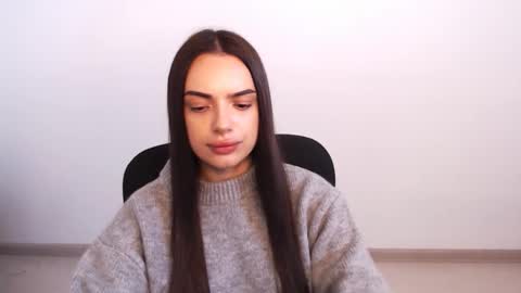 Snapshot of eva_rossee_ chatting on November 15, 2025, 9:39 am Eva online show from November 15, 2025, 9:39 am