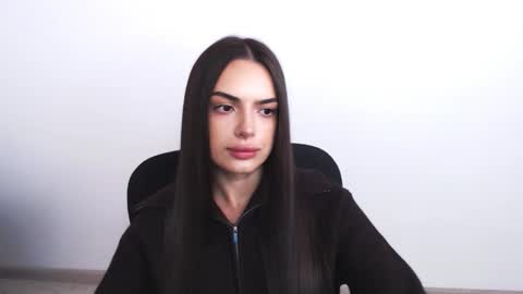 Snapshot of eva_rossee_ chatting on November 17, 2025, 12:22 pm Eva online show from November 17, 2025, 12:22 pm