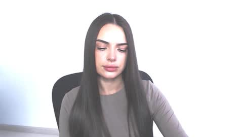 Snapshot of eva_rossee_ chatting on November 25, 2025, 11:43 am Eva online show from November 25, 2025, 11:43 am