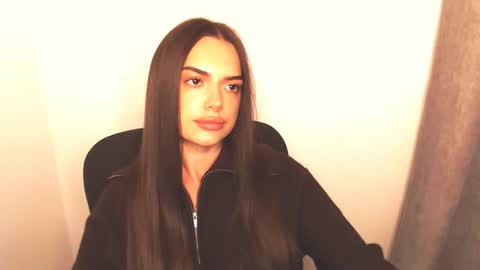 Snapshot of eva_rossee_ chatting on November 29, 2025, 8:01 pm Eva online show from November 29, 2025, 8:01 pm