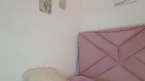 Snapshot of eva_sin18 chatting on February 6, 2026, 11:19 pm Eva Sin online show from February 6, 2026, 11:19 pm