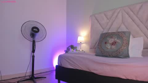  Eva  online show from May 28, 2026, 7:55 pm