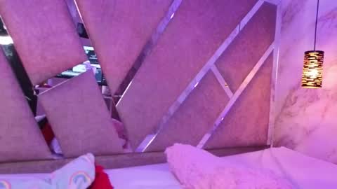 EvaBloom online show from November 29, 2025, 9:51 pm