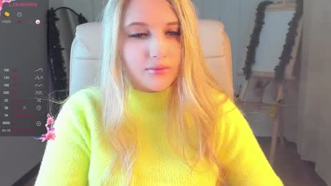 Snapshot of evacadooo chatting on December 19, 2024, 5:40 am Eva online show from December 19, 2024, 5:40 am