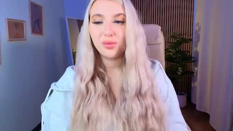 Eva  online show from May 12, 2026, 2:30 am