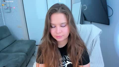 Snapshot of evacheeky chatting on October 7, 2025, 5:37 am Eva online show from October 7, 2025, 5:37 am