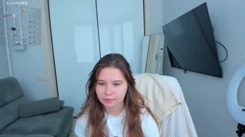 Snapshot of evacheeky chatting on October 13, 2025, 6:57 am Eva online show from October 13, 2025, 6:57 am
