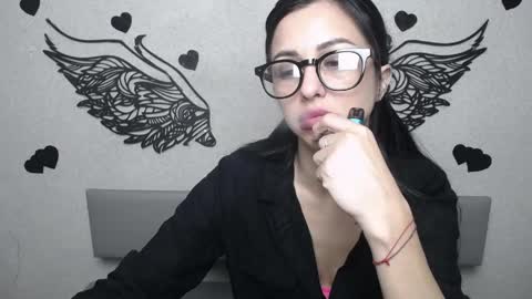 EvaClarkk online show from May 28, 2026, 7:05 am