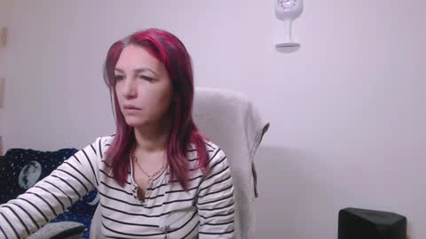 Snapshot of evadesireone chatting on February 25, 2026, 10:47 am EvadesireONE online show from February 25, 2026, 10:47 am