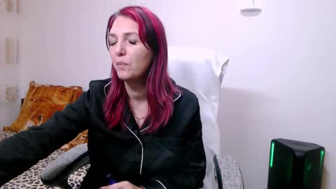 Snapshot of evadesireone chatting on March 14, 2026, 8:42 am EvadesireONE online show from March 14, 2026, 8:42 am