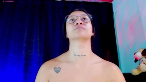 Evah Lee online show from November 3, 2025, 4:03 am